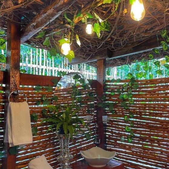 חדר סטנדרט לשלושה, Nidos De Pajaros