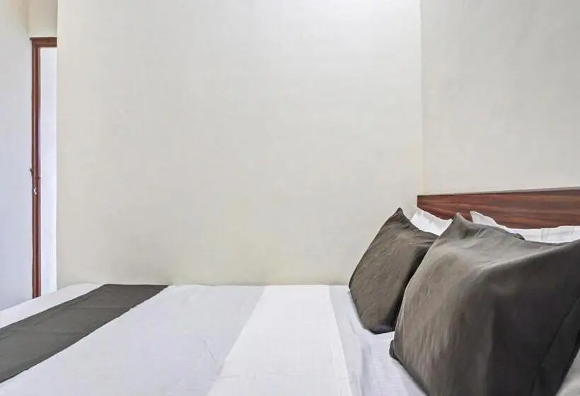トリプルクラシックルーム, Oyo Nutan Lodging
