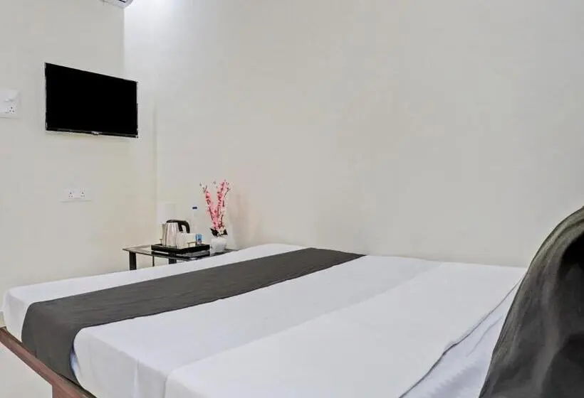 トリプルクラシックルーム, Oyo Nutan Lodging