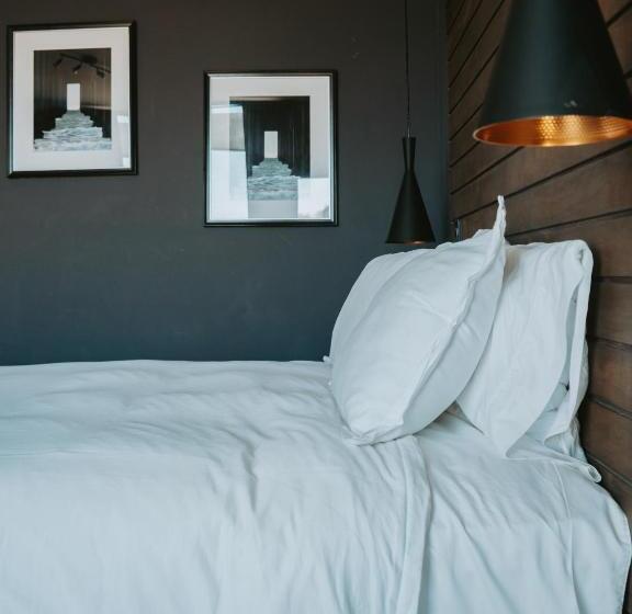 جناح مطلّ علي الجبل, Pulso Valle