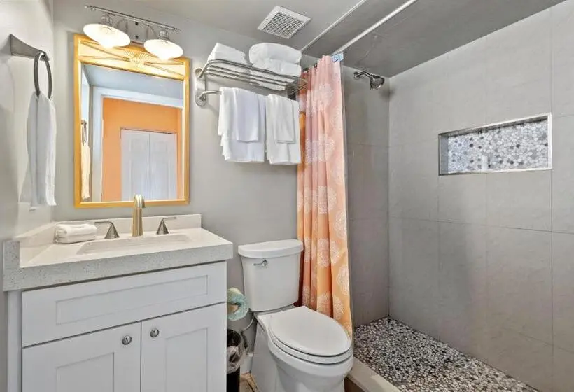 Standard-studio, Ocean View Hotel Room With Balcony  2 Full Beds #24