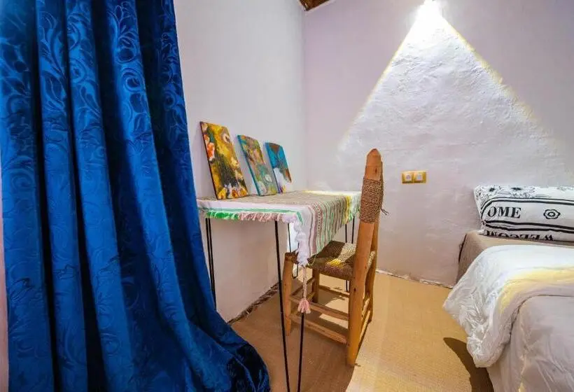 اتاق استاندارد سه نفره, Riad Mtamer, Tetouan