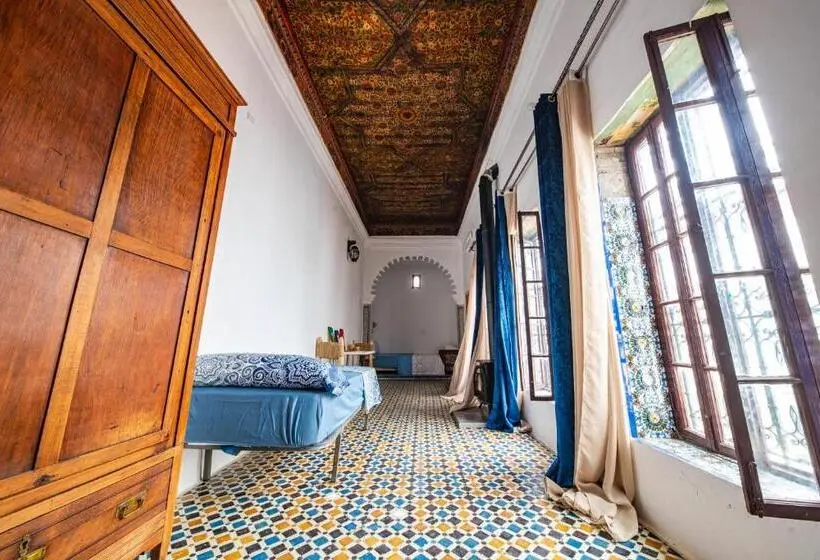 اتاق استاندارد سه نفره, Riad Mtamer, Tetouan