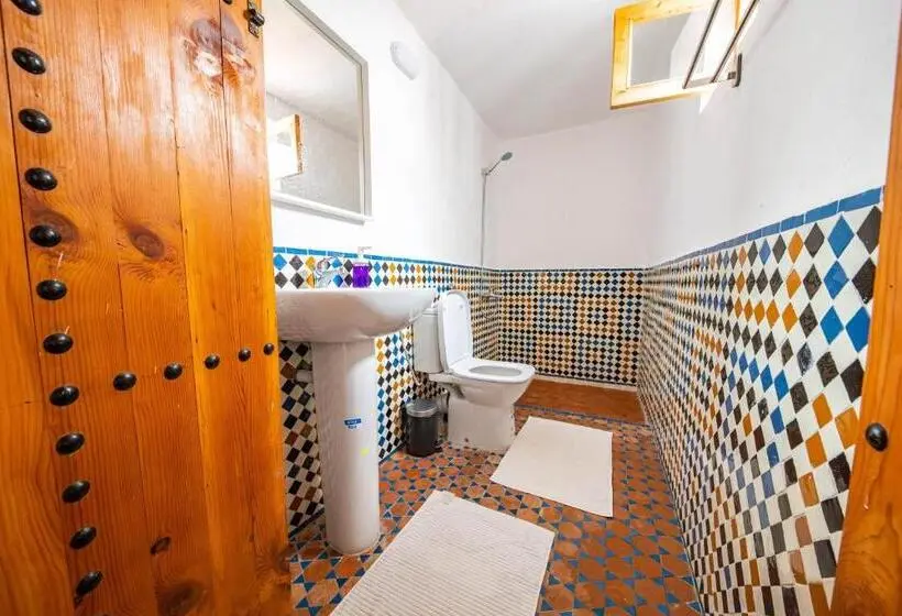 اتاق استاندارد سه نفره, Riad Mtamer, Tetouan
