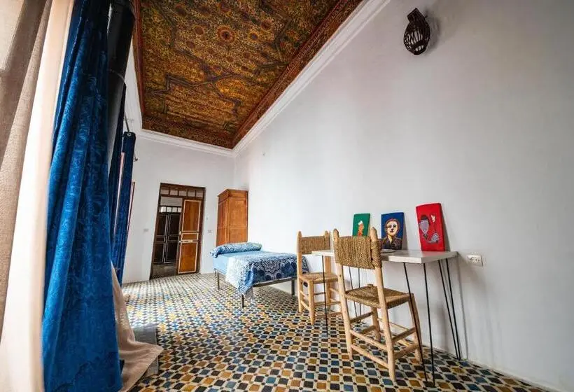 اتاق استاندارد سه نفره, Riad Mtamer, Tetouan