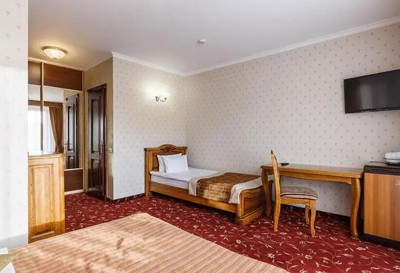 コンフォートトリプルルーム, ведмежа гора Family Resort & Spa