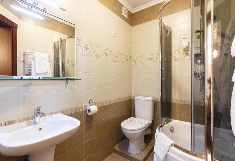 سوییت جونیور راحتی, ведмежа гора Family Resort & Spa