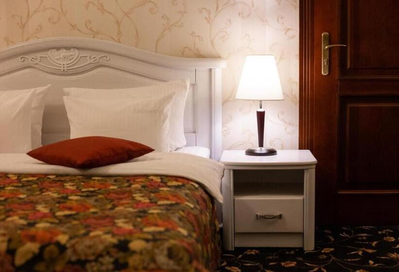 سوییت جونیور راحتی, ведмежа гора Family Resort & Spa