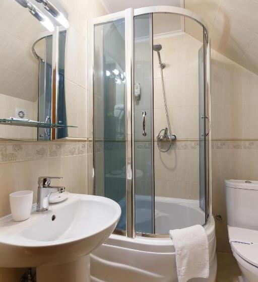 اتاق استاندارد سه تخته با بالکن, ведмежа гора Family Resort & Spa