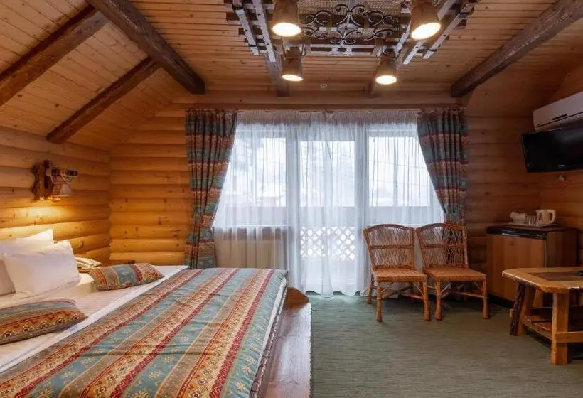 バルコニー付きスタンダードトリプルルーム, ведмежа гора Family Resort & Spa