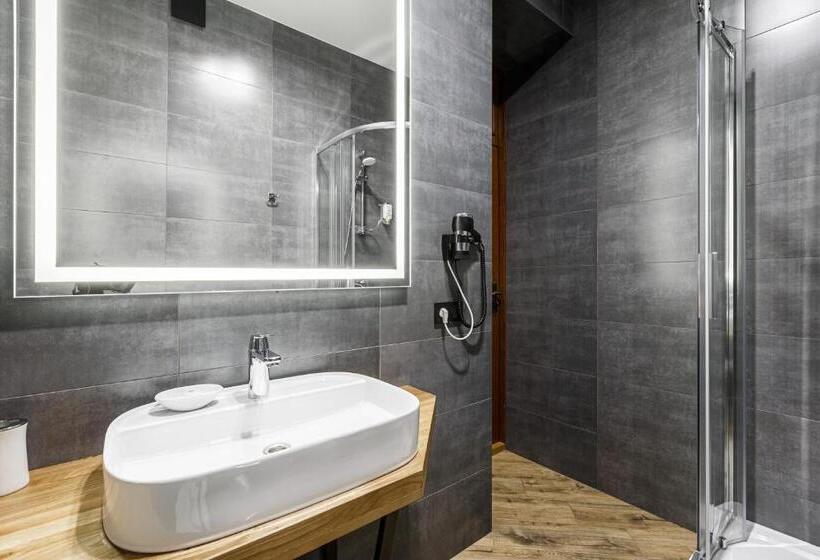 آپارتمان 1 خوابه با تراس, ведмежа гора Family Resort & Spa