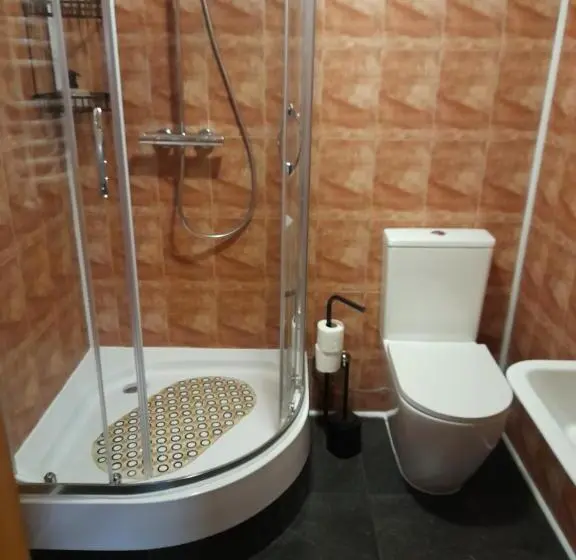 Standard Kolmen Hengen Huone, Na Penkah