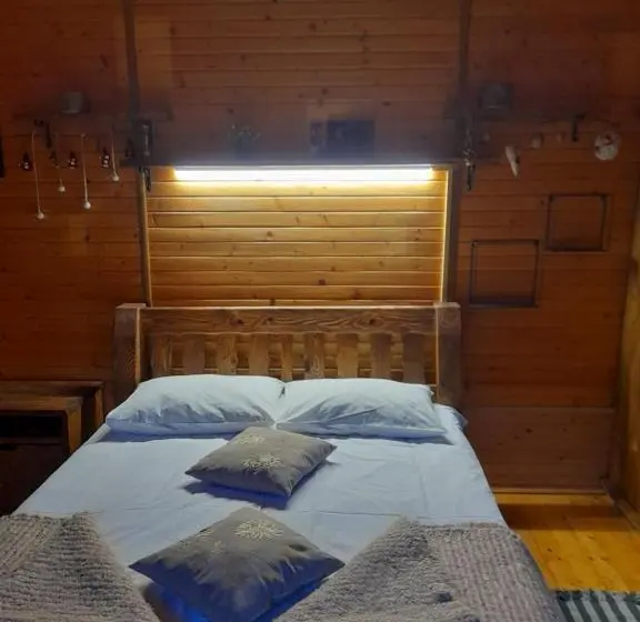 Standard Kolmen Hengen Huone, Na Penkah