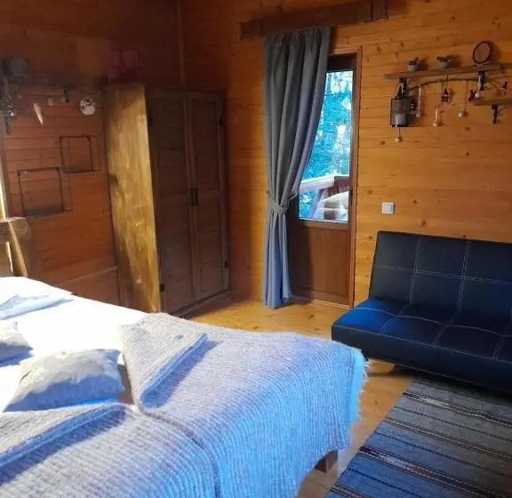 Standard Kolmen Hengen Huone, Na Penkah