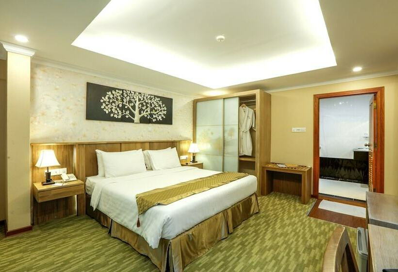 سوییت, Royal Taunggyi