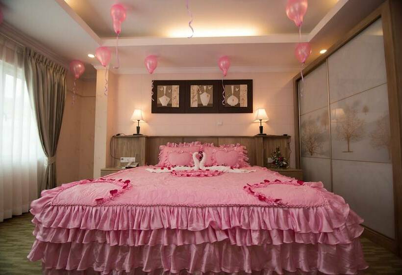 سوییت, Royal Taunggyi