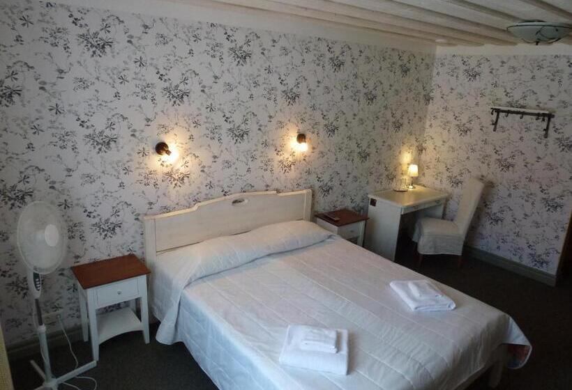 سوییت جونیور, Vanalinna Boutique
