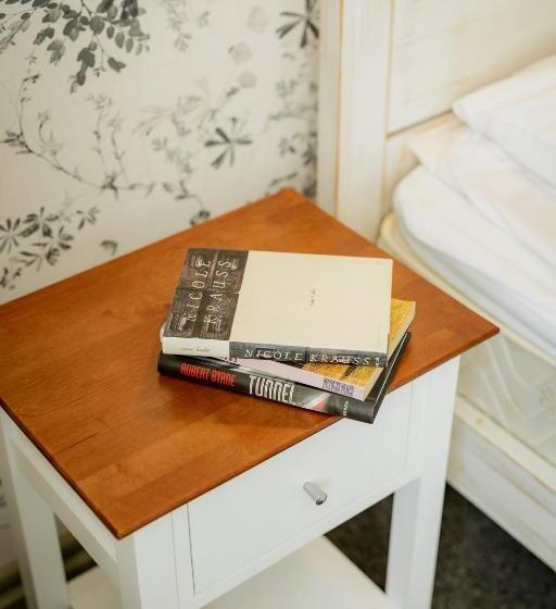 سوییت جونیور, Vanalinna Boutique