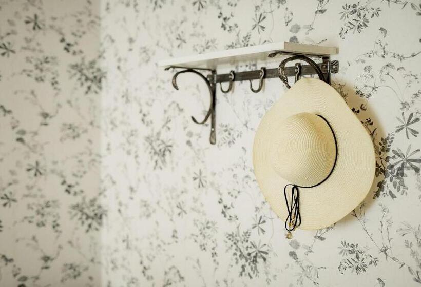 سوییت جونیور, Vanalinna Boutique