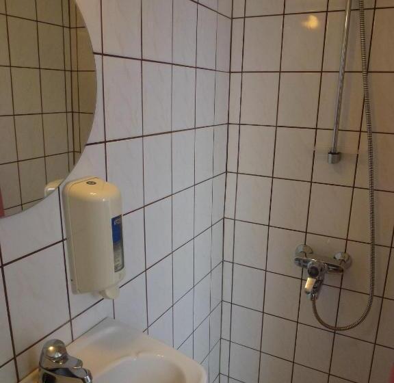 اتاق لوکس خانوادگی, Vanalinna Boutique