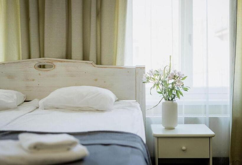 اتاق لوکس خانوادگی, Vanalinna Boutique