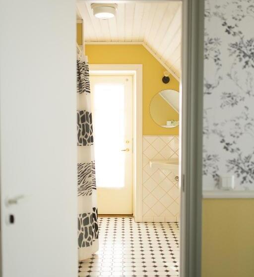 اتاق لوکس خانوادگی, Vanalinna Boutique