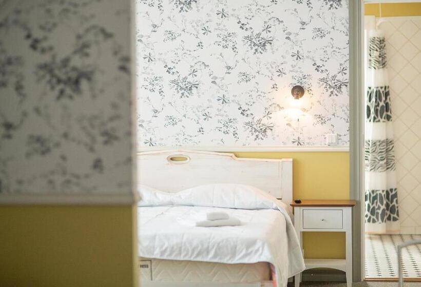 اتاق لوکس خانوادگی, Vanalinna Boutique