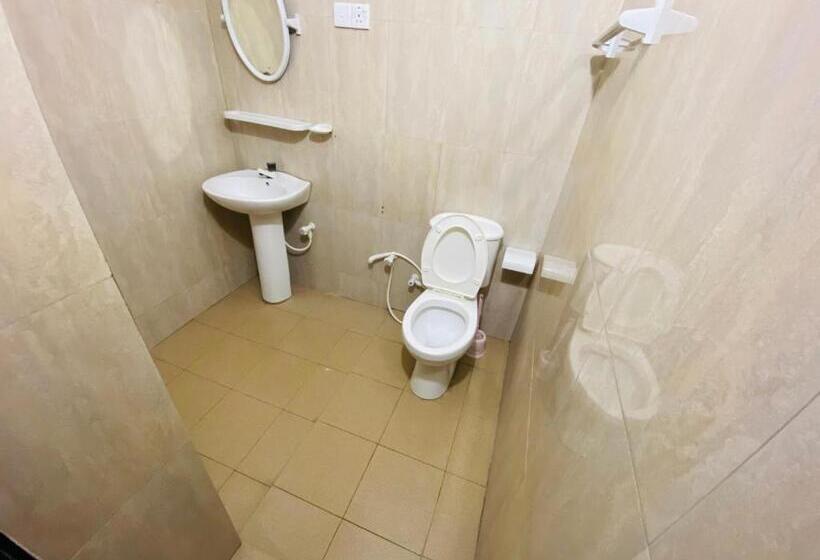 اتاق لوکس خانوادگی, Yal S Town Inn