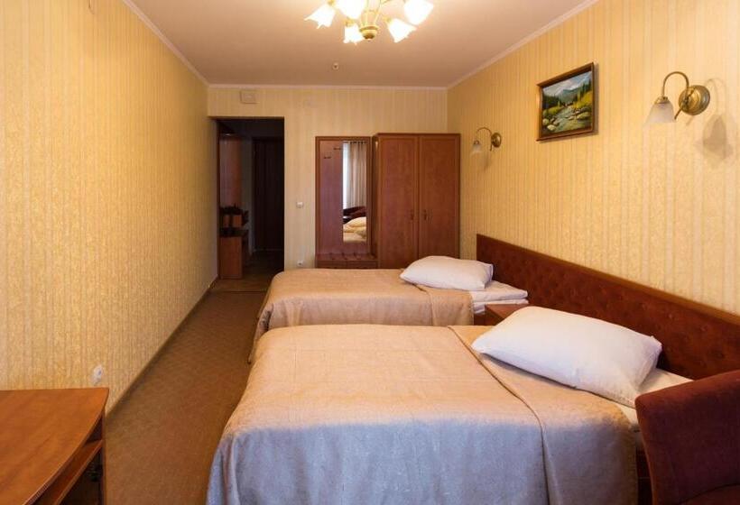 اتاق استاندارد با بالکن, Stanislavsky Hotel Group