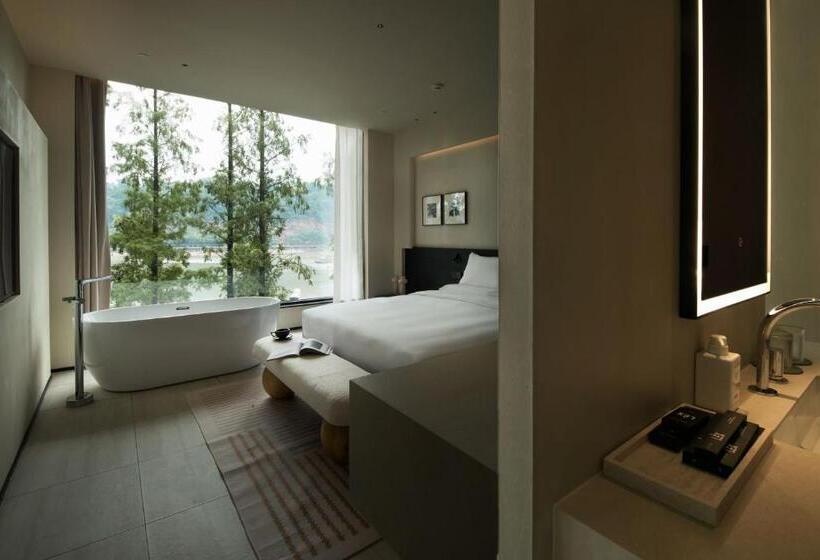 レイクビュースタンダードルーム, Lex River View