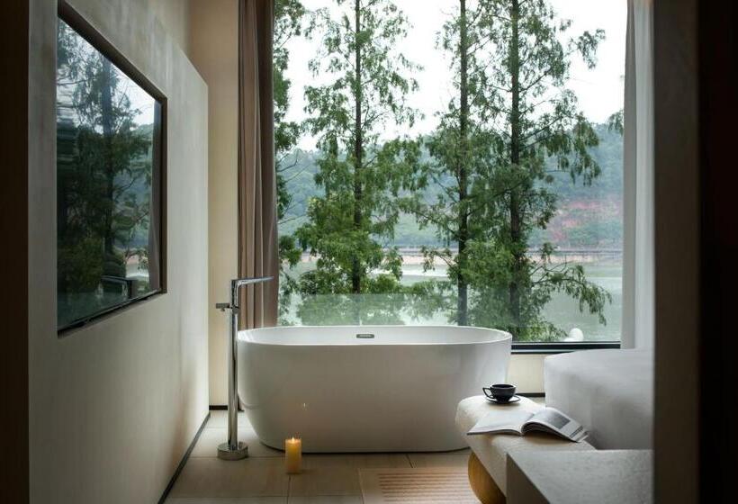 レイクビュースタンダードルーム, Lex River View