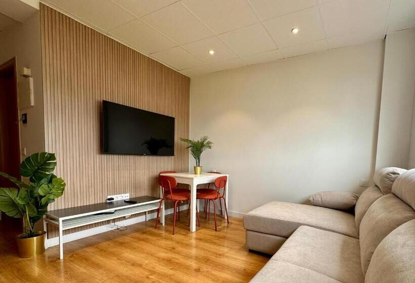 شقة غرفة واحدة, Apartamentos Noviembre