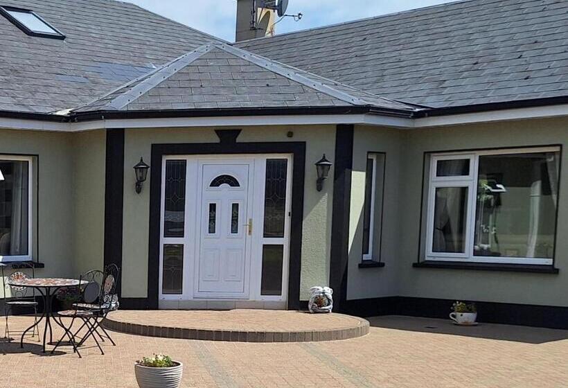 חדר סטנדרט, Ballnamona House