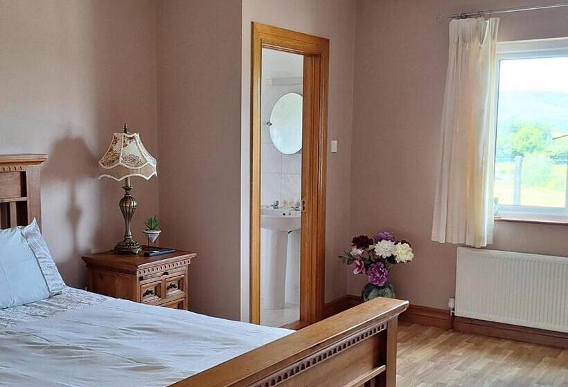 חדר דלוקס, Ballnamona House