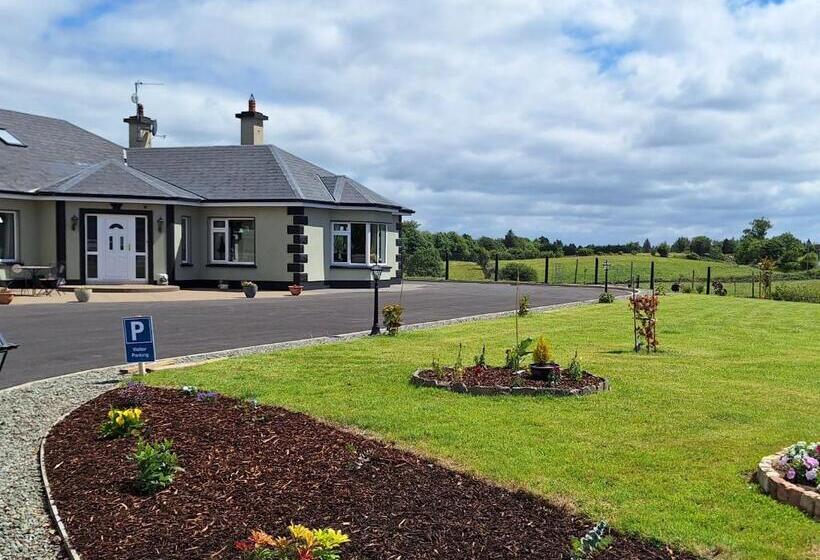 חדר דלוקס, Ballnamona House