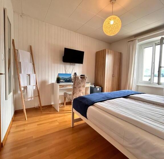 اتاق استاندارد با چشمانداز دریاچه, La Batelière Bnb