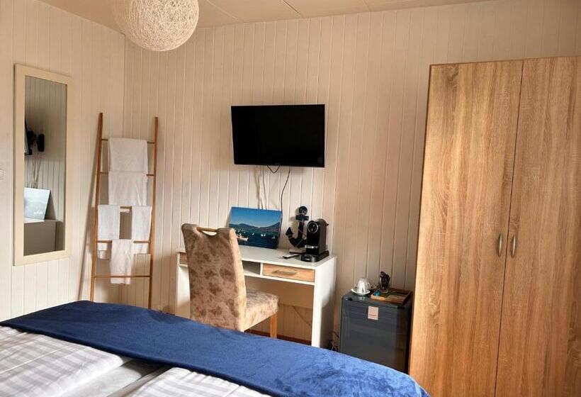 اتاق استاندارد با چشمانداز دریاچه, La Batelière Bnb