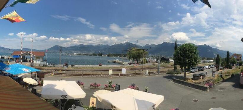 اتاق استاندارد با چشمانداز دریاچه, La Batelière Bnb