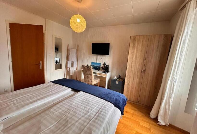 اتاق استاندارد با چشم‌انداز دریاچه, La Batelière Bnb