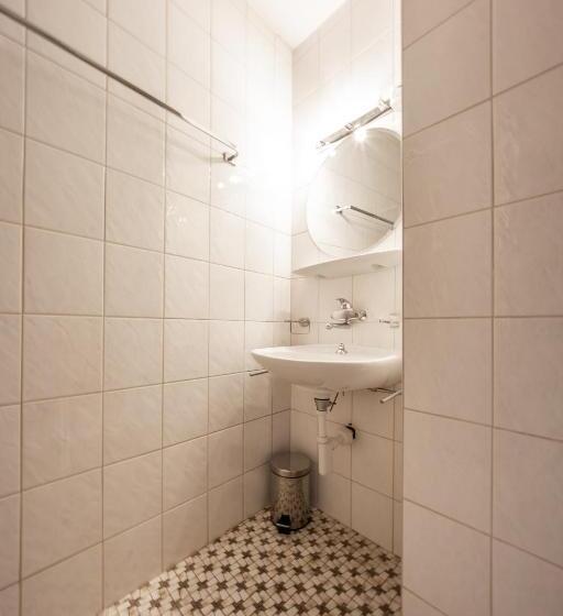 اتاق استاندارد با چشمانداز دریاچه, La Batelière Bnb