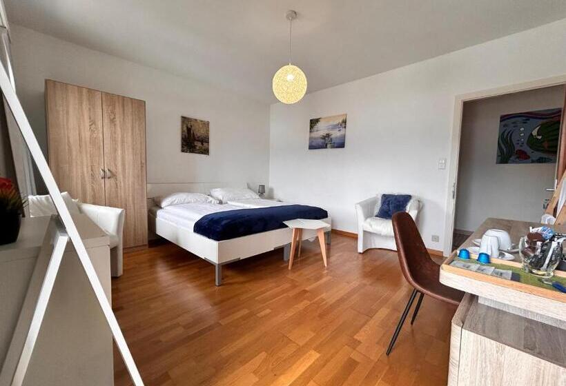 اتاق استاندارد با بالکن, La Batelière Bnb