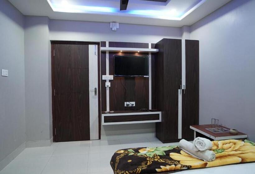 豪华房间, Diya Lodge !! Near Toy Train Park !! New Digha !!