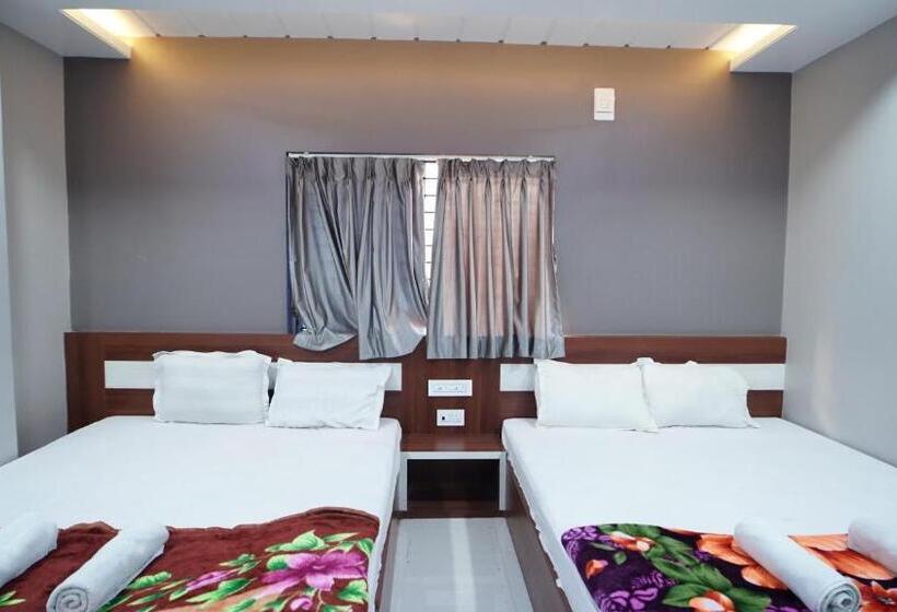 4인용 스탠다드 룸, Diya Lodge !! Near Toy Train Park !! New Digha !!