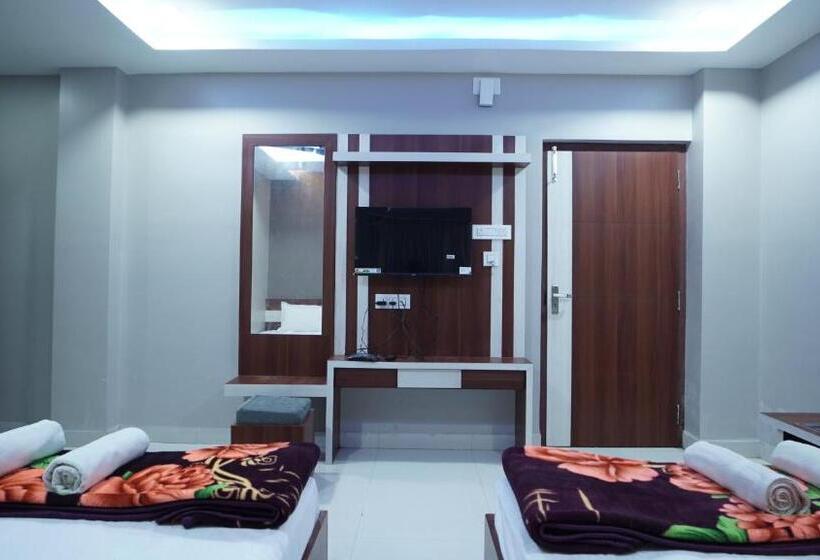 디럭스 4인 룸, Diya Lodge !! Near Toy Train Park !! New Digha !!