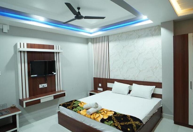 套房, Diya Lodge !! Near Toy Train Park !! New Digha !!