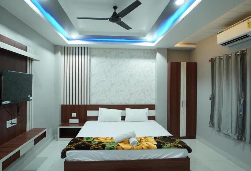 套房, Diya Lodge !! Near Toy Train Park !! New Digha !!