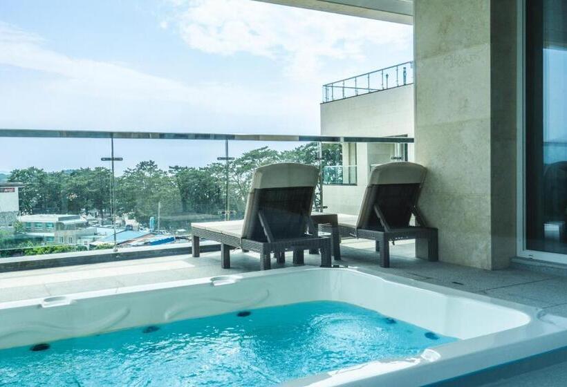 수피리어 룸, Dongho Beach