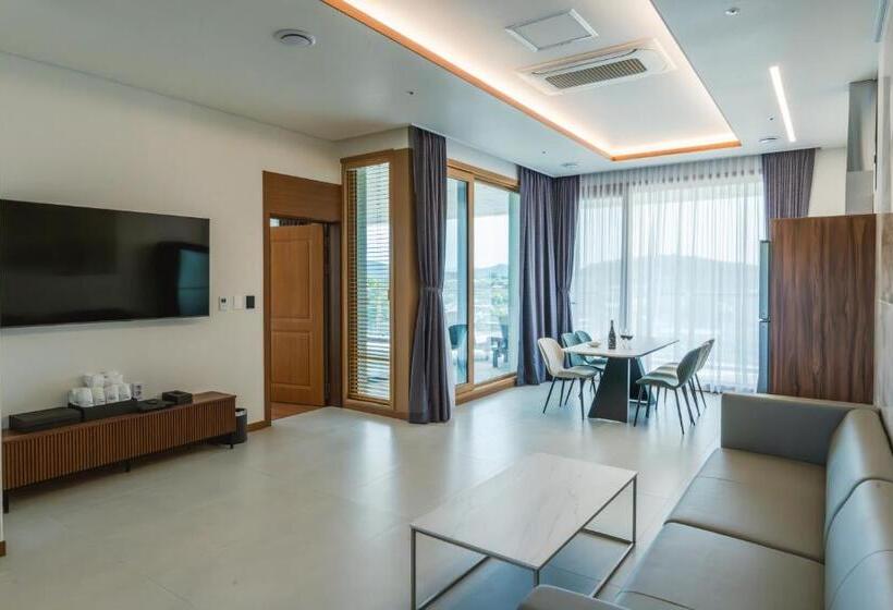 수피리어 룸, Dongho Beach