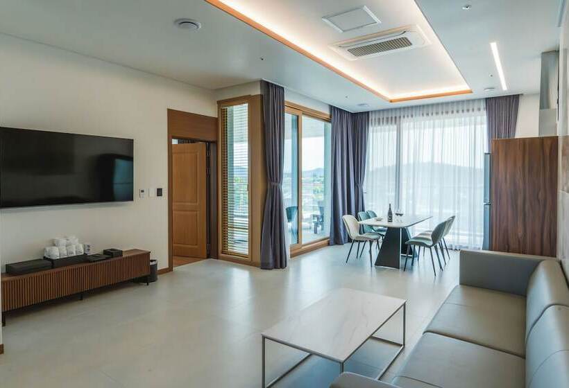 수피리어 룸, Dongho Beach