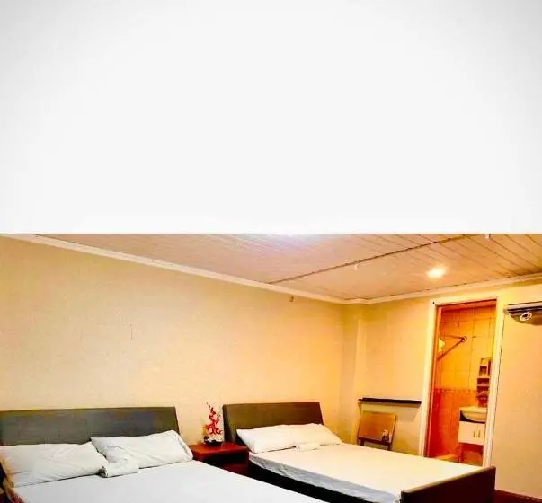 اتاق استاندارد چهار تخته, Reddoorz At Emperor Manila Boutique